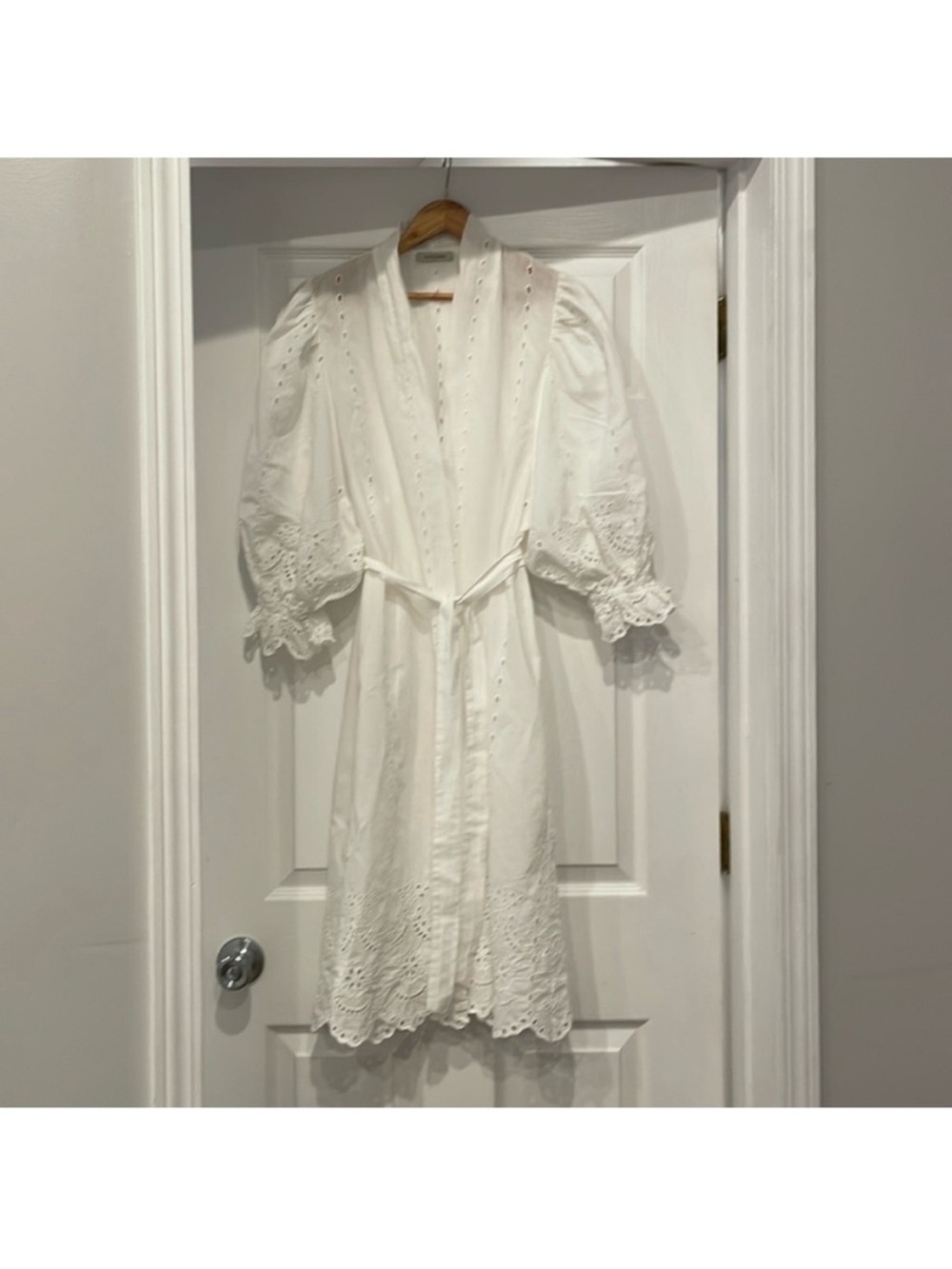 Nocturne White Embroidered
Wrap Mini Dress size 1 with Tie Waist